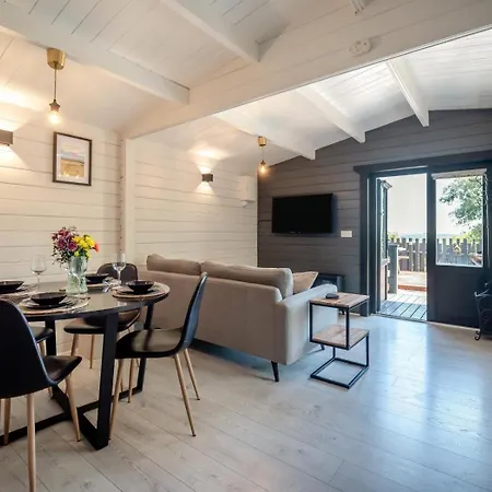 Lodge 2 Bed In Schull Oc-l34922 *